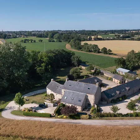 別荘 Le Manoir De La Meen - 6 Maisons Amenagees Dans Les Dependances D'un Ancien Manoir Du 17eme Siecle ランバル