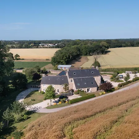 Le Manoir De La Meen - 6 Maisons Amenagees Dans Les Dependances D'un Ancien Manoir Du 17eme Siecle * ランバル